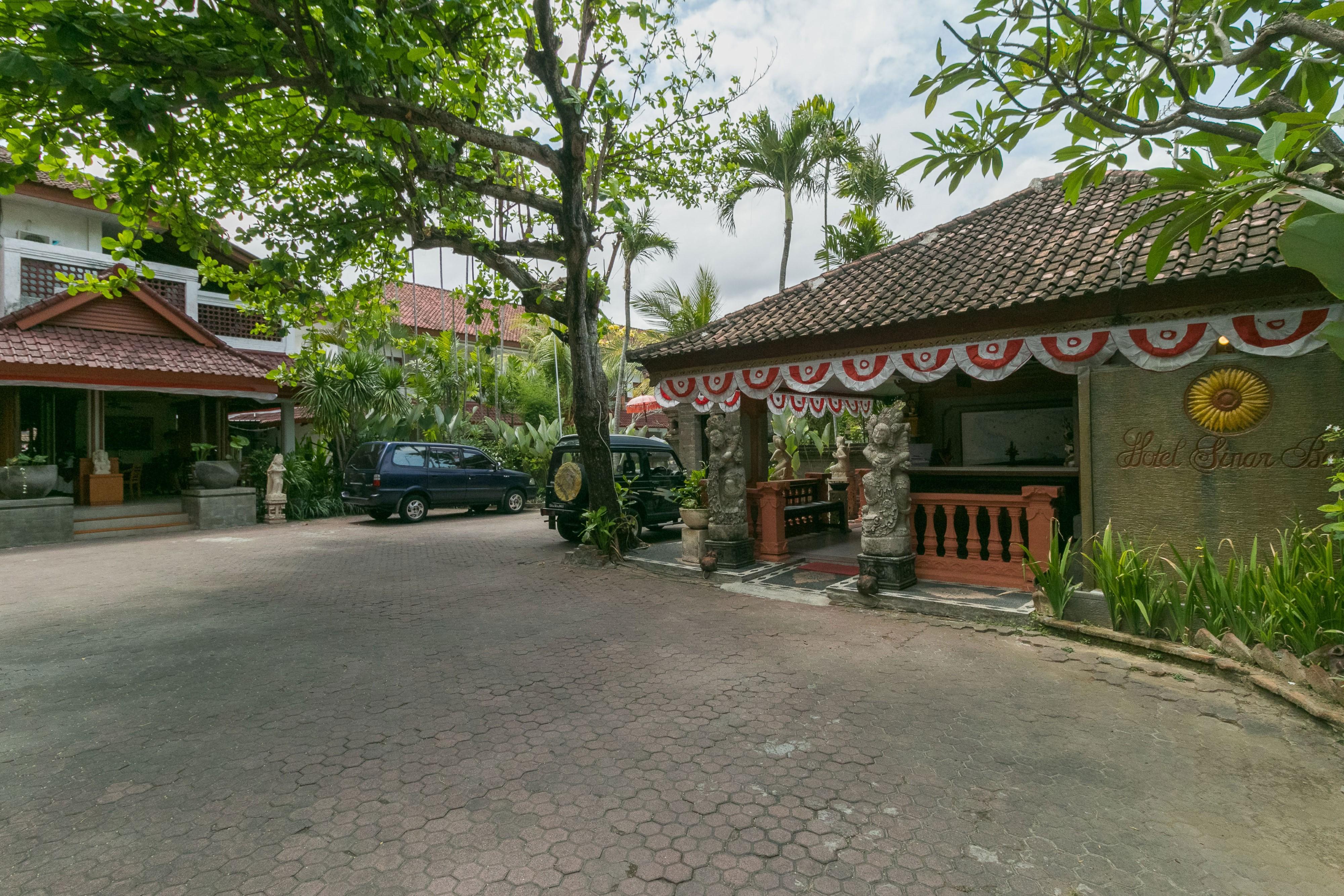 Hotel Sinar Bali Legian Екстер'єр фото