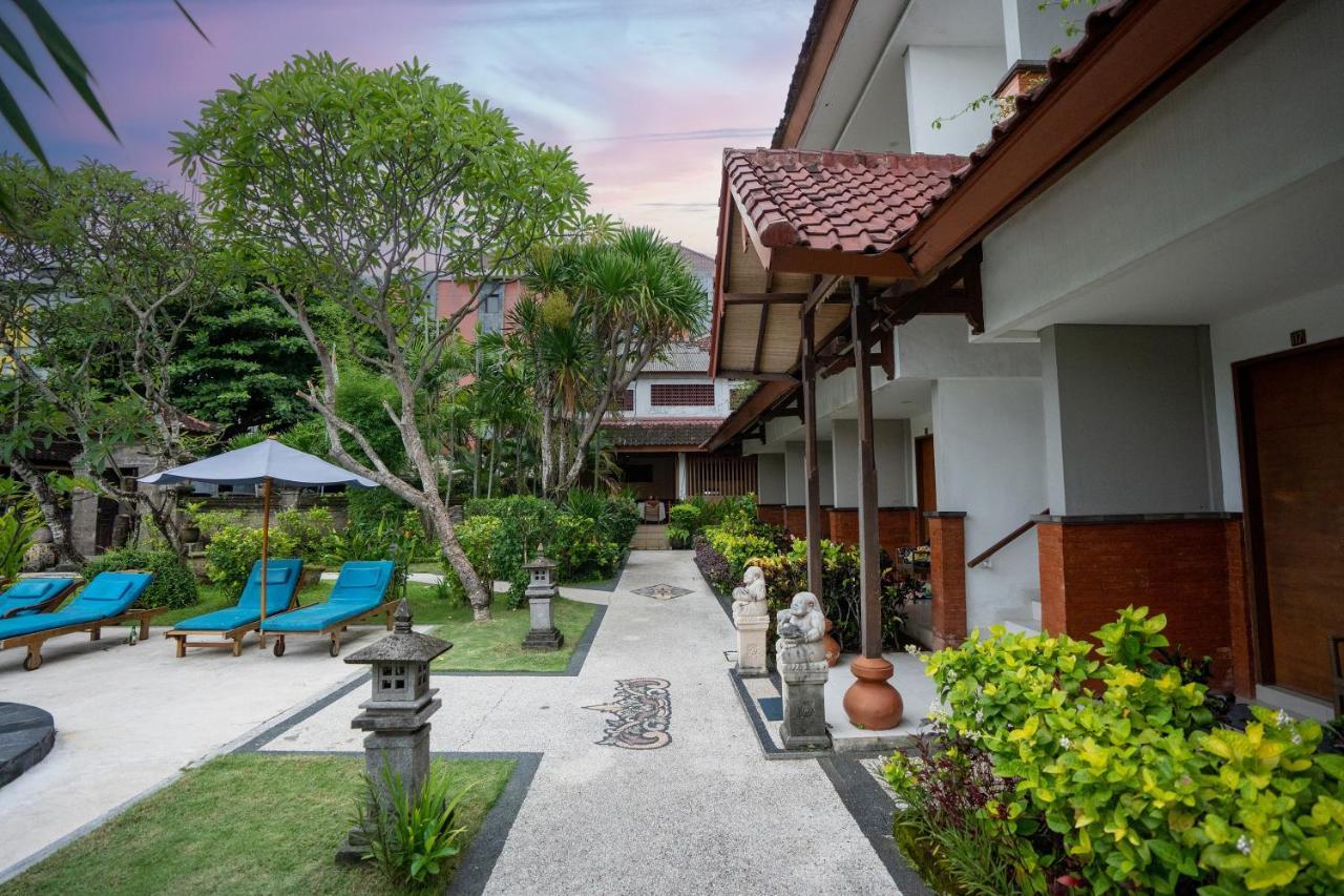 Hotel Sinar Bali Legian Екстер'єр фото
