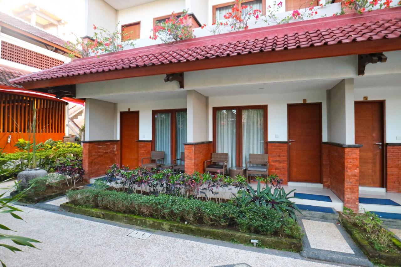 Hotel Sinar Bali Legian Екстер'єр фото