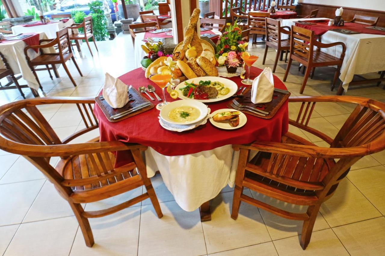 Hotel Sinar Bali Legian Екстер'єр фото
